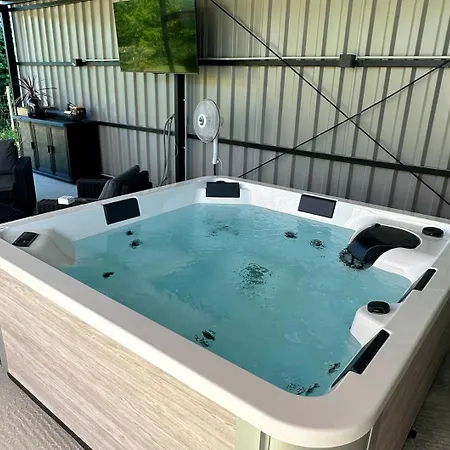 Le Clos Des Lumieres 10p Swimming Pool & Jacuzzi